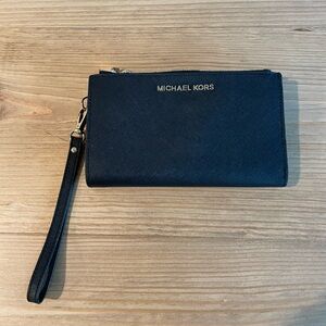Michael Kors iPhone wristlet